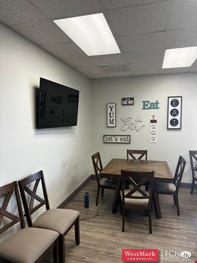 Executive Office Suites 4216 102nd St. Lubbock, TX 79423