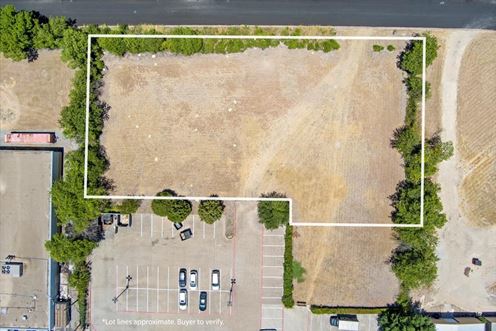 0.919 Acres on W. Waco Drive