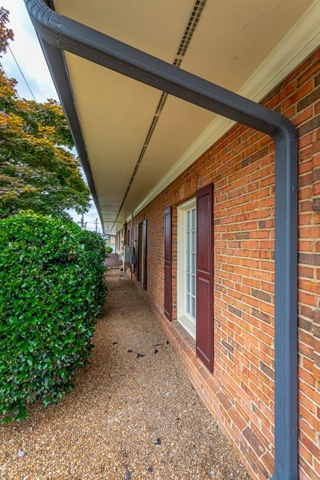 Office space for Sale at 5811 Lee Hwy in Chattanooga