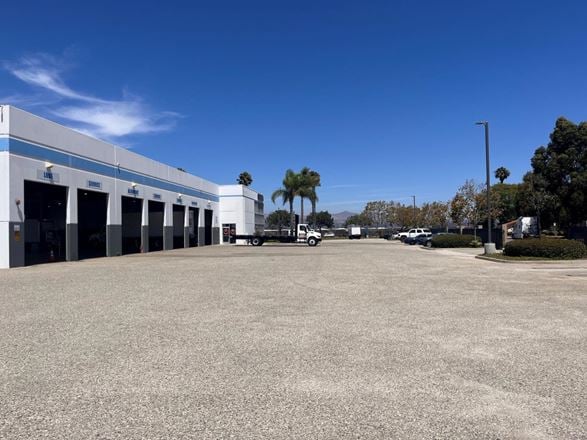 2200 Auto Center Drive