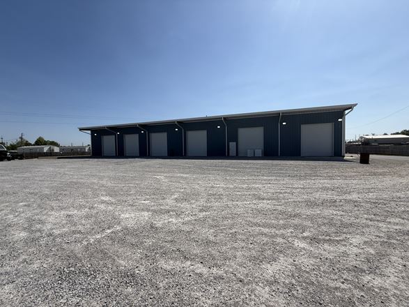 9,600 SF Industrial Warehouse with Loading Dock & Office - Near Hwy 98 in Springfield (Panama City), Florida