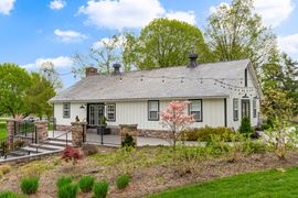 2395 Quentin Rd