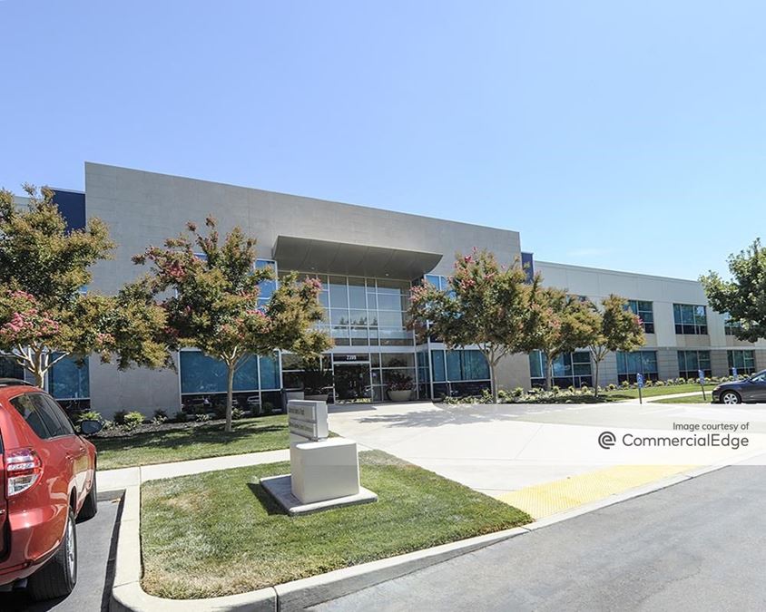 Natomas Gateway Corporate Center 2399 Gateway Oaks Drive, Sacramento, CA Office Space