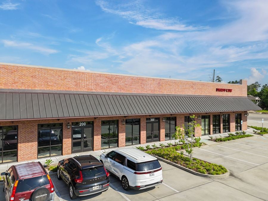 Highly-Visible Retail Suites at Hwy 59 Signaled Intersection