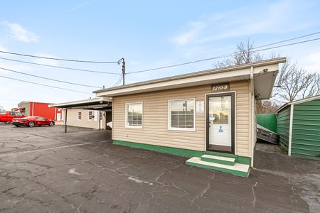 1210 1st Ave SW - Retail - Hickory