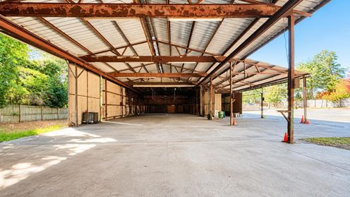 La Fuente Plaza - Outdoor Storage
