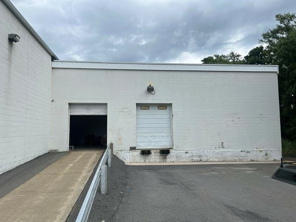 734 Sans Souci Pkwy - Strip Center