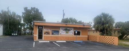 Retail space for Rent at 2529 Simpson St in Fort Myers