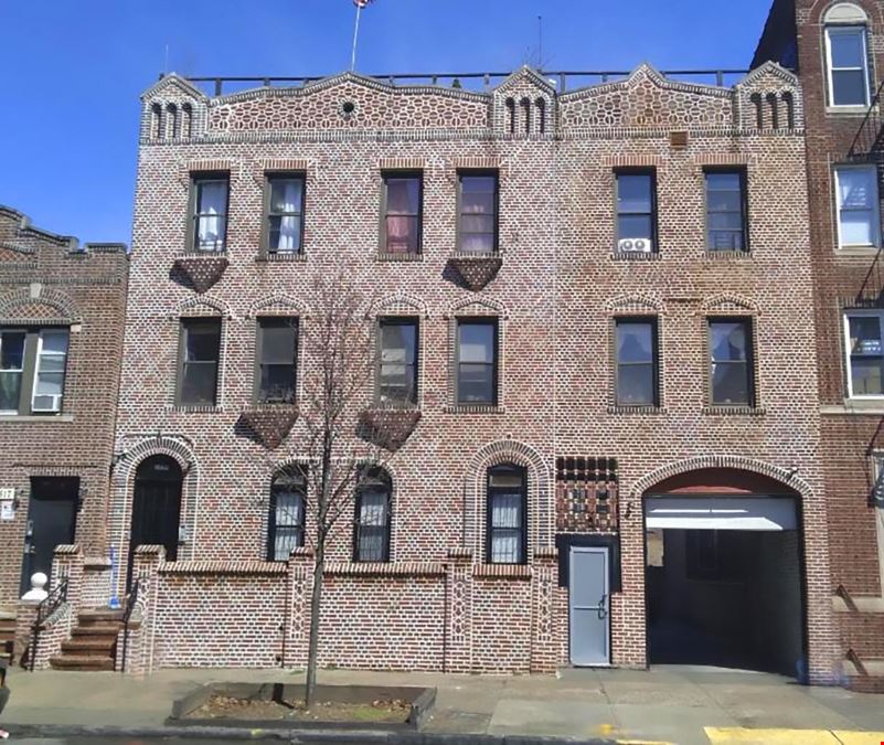 THREE STORY APARTMENT/4 Car Garage Crown Heights