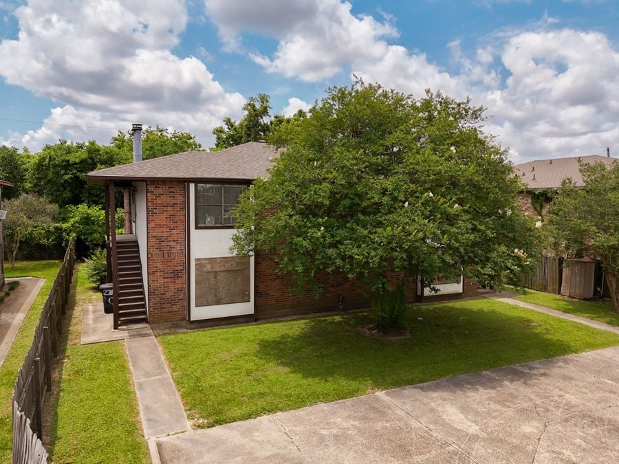 Value-Add Fourplex near Burbank Dr
