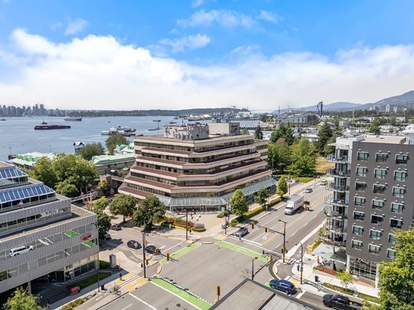 221 West Esplanade