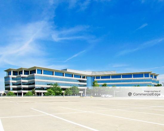 Oak Brook Pointe