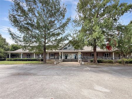 Photo of commercial space at 1100 Reba McEntire Ln in Denison