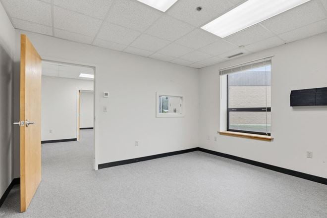 Industrial flex Space for Lease in Newburyport Seacoast Business Park