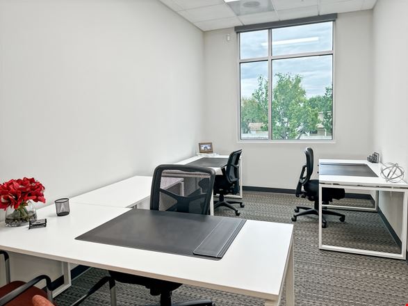 Regus - Ontario - W 6th Street