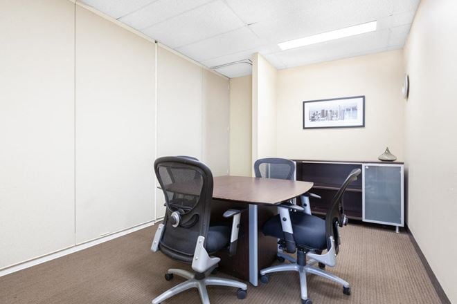 Regus - University Street