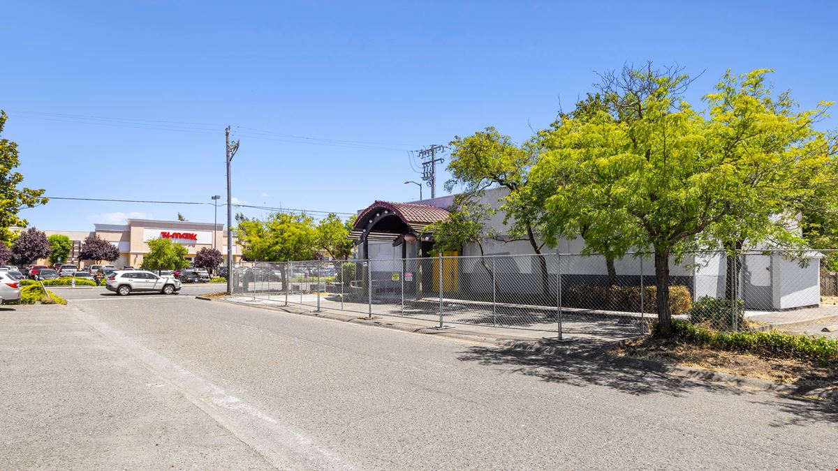 Santa Rosa Retail/Residential Development Opportunity