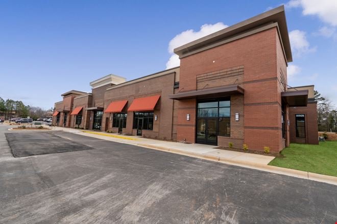 Retail building Hwy 160