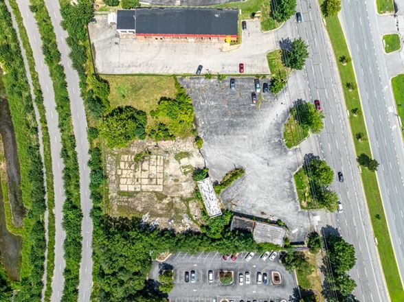 Waldorf Auto Repair Property