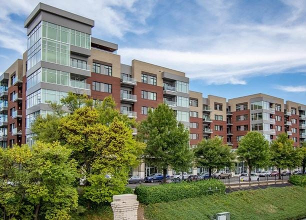 333 W Depot Ave