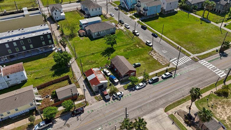 2820 Winnie-Mixed Use