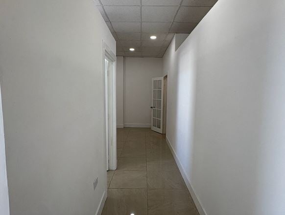 100 Hialeah Dr