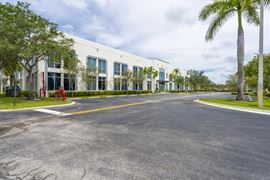 Office property in Pembroke Pines, FL