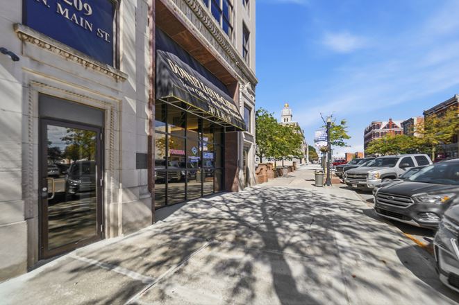 209 N Main St