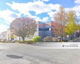 Edgewater Plaza Building