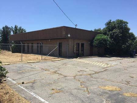 Freestanding Office Space Available w/ Parking Lot - Porterville