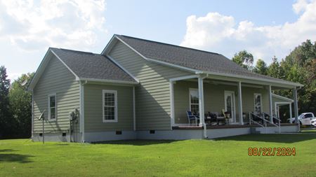 Photo of commercial space at 4571 Highway 43 N in Ethridge