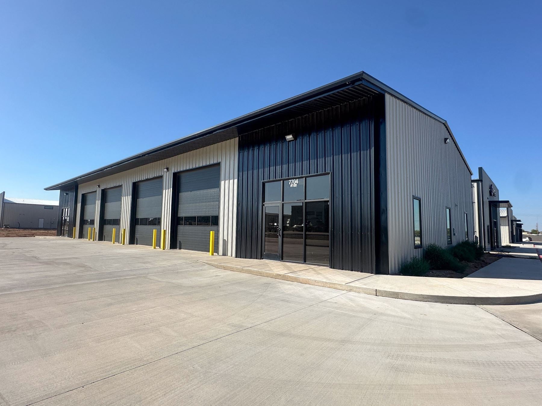 Office/Warehouse in West Business Park (Tract V)