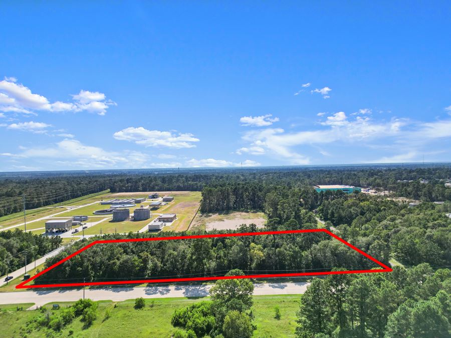 Prime 3.9 Acre Corner Parcel in Conroe with Ft. Frontage – Unrestricted and Ready for Development