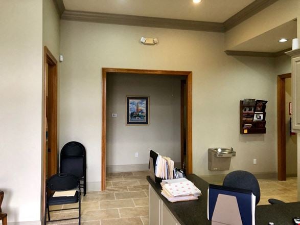 Bldg J: Garden Style Office For Lease