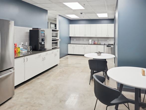 Regus - Louisville - 285 Century Pl