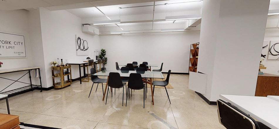 1560 Broadway