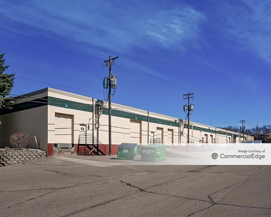 2001-2033 County Road C2 West & 2958-2982 Cleveland Avenue