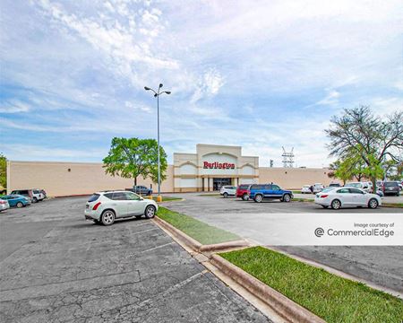Retail space for Rent at 6715 Interstate 35 in Austin
