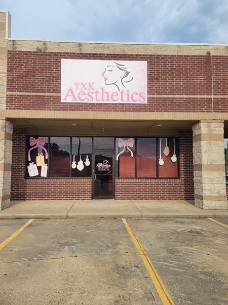 Retail space for Rent at 5483 Summerhill Road in Texarkana