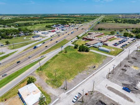Commercial space for Sale at 617 I-30 Frontage Rd in Royse City