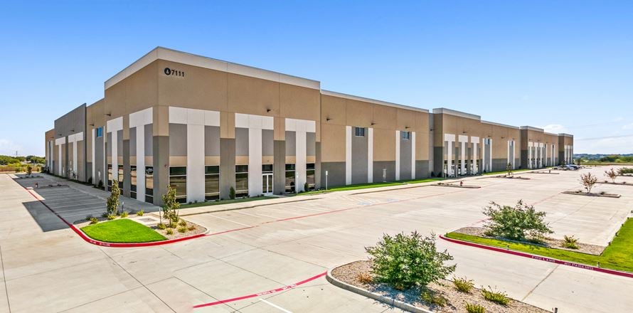 Cooper Commerce Center Building 4