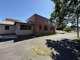 6 N Maple Ave