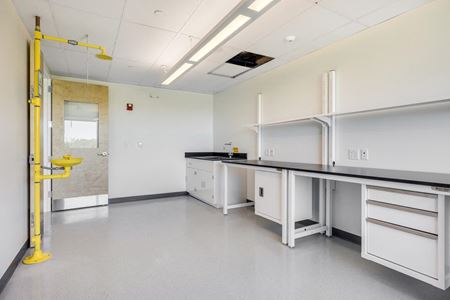 302      Space Photo Gallery 14