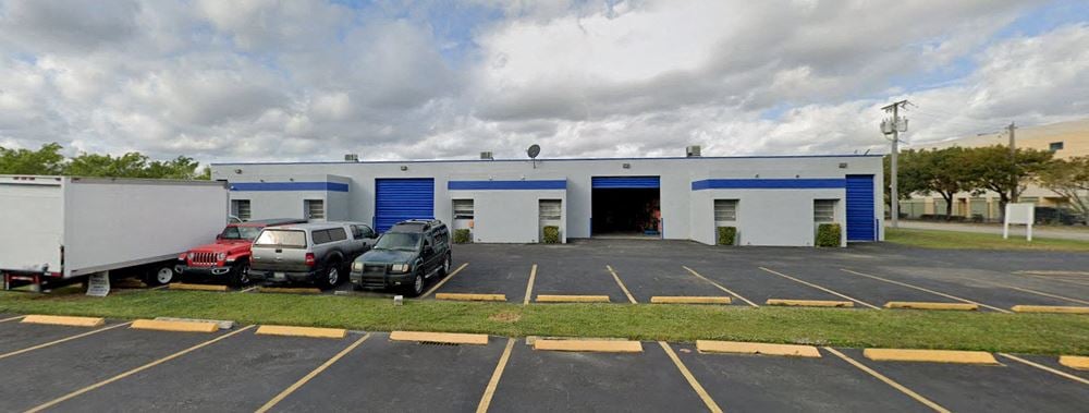 Kendall-Tamiami Warehouses Near Miami Executive Airport