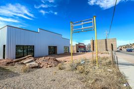 941 N Main St