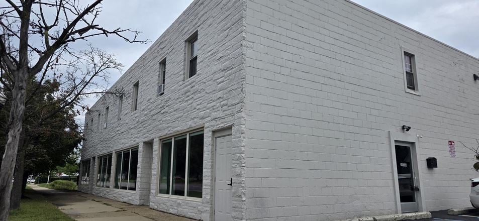 29222 Grand River