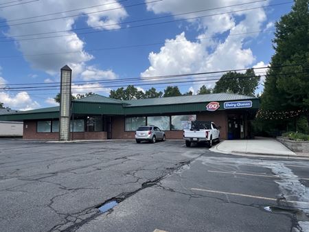 Retail space for Rent at 34420 Eight Mile Rd. in Farmington Hills
