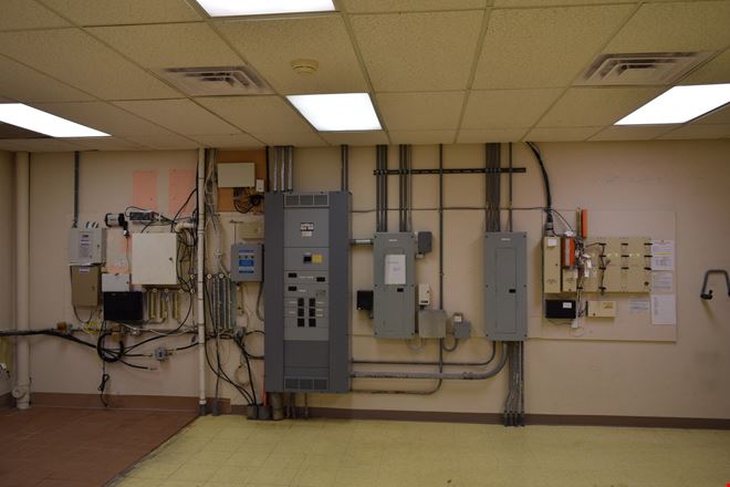 Vacant Former Dialysis Clinic: Investment Opportunity