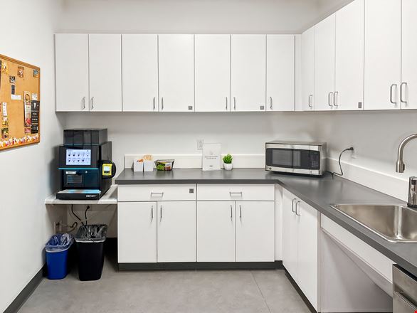 Regus - Yardley - W College Avenue