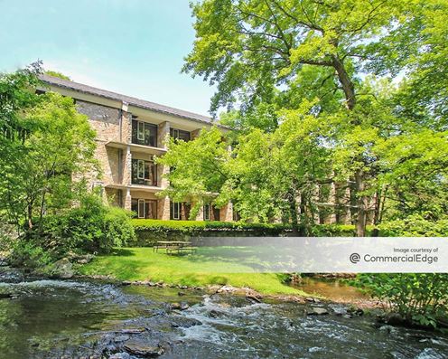 1 Glendinning Place